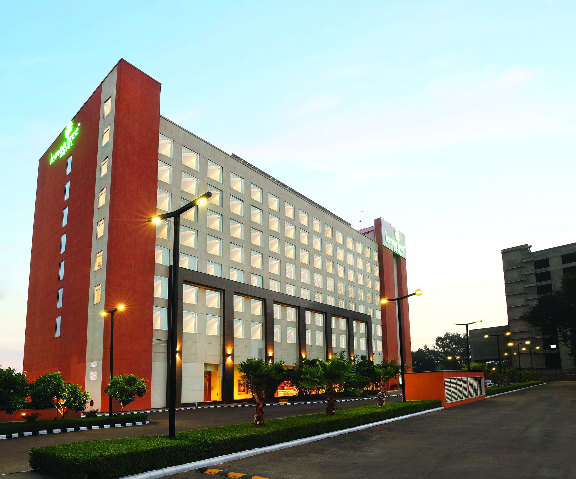 Lemon Tree Hotel Sohna Road Gurgaon Bagian luar foto