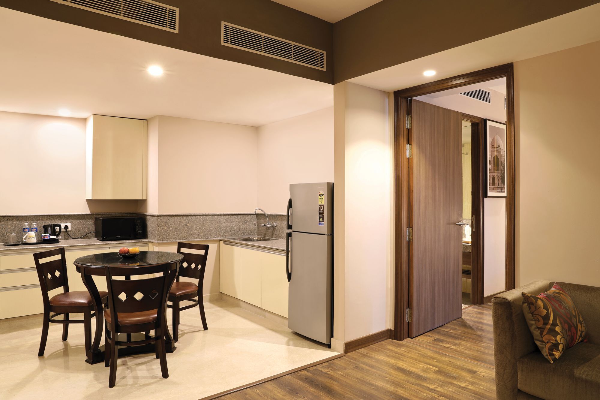 Lemon Tree Hotel Sohna Road Gurgaon Bagian luar foto